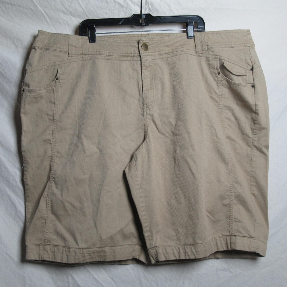 Khaki Corduroy Bermuda Shorts (28)